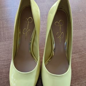 Jessica Simpson Oscar Pumps